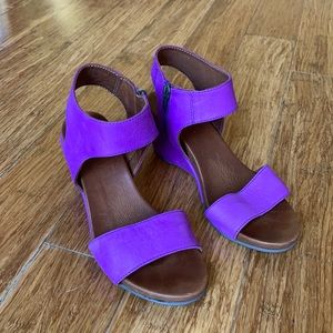 ETHEM Ankle Strap Wedge Sandals